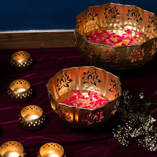 Ravishing Lotus Urli With Set Of 8 T-Light