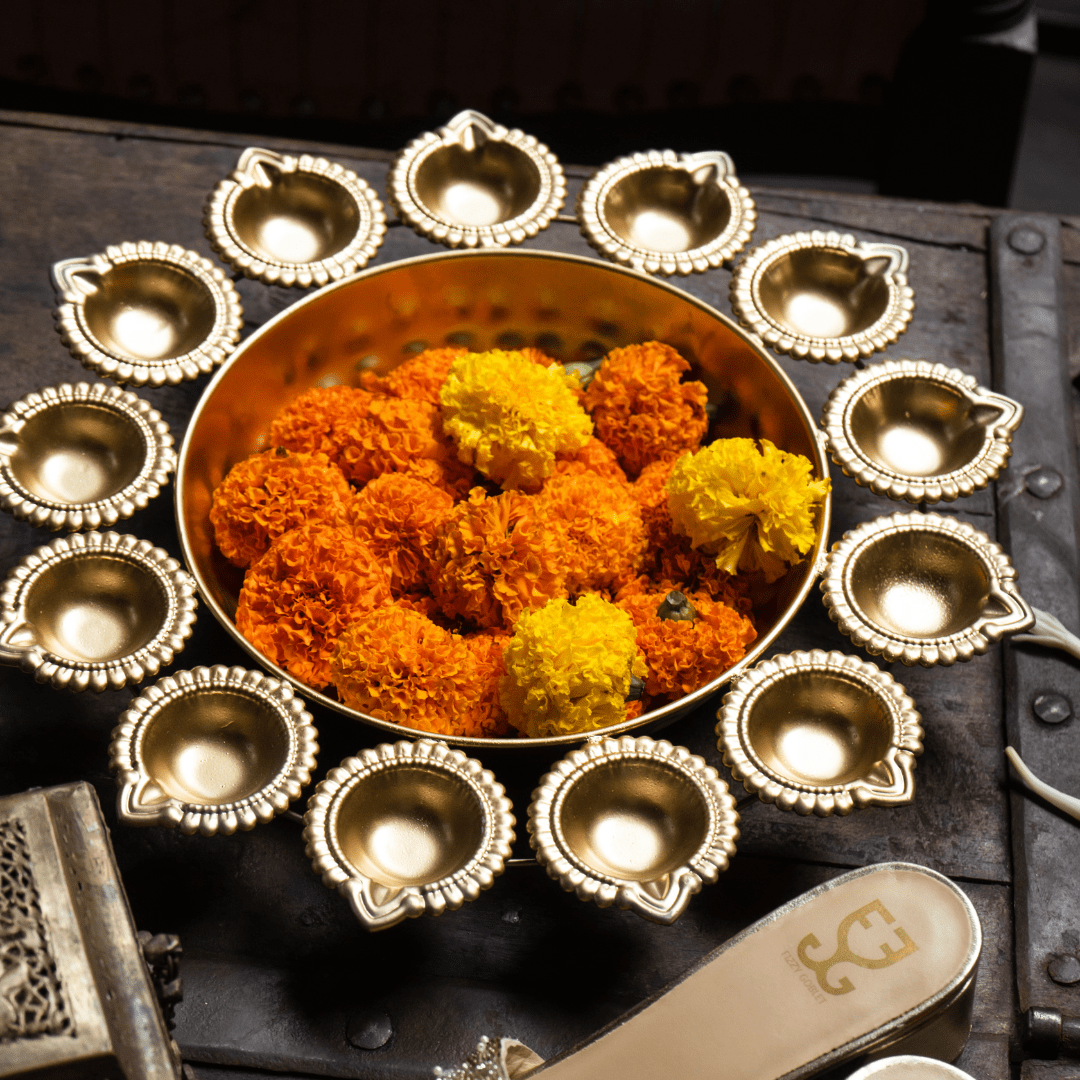 Aesthetic Floral Urli With Diya