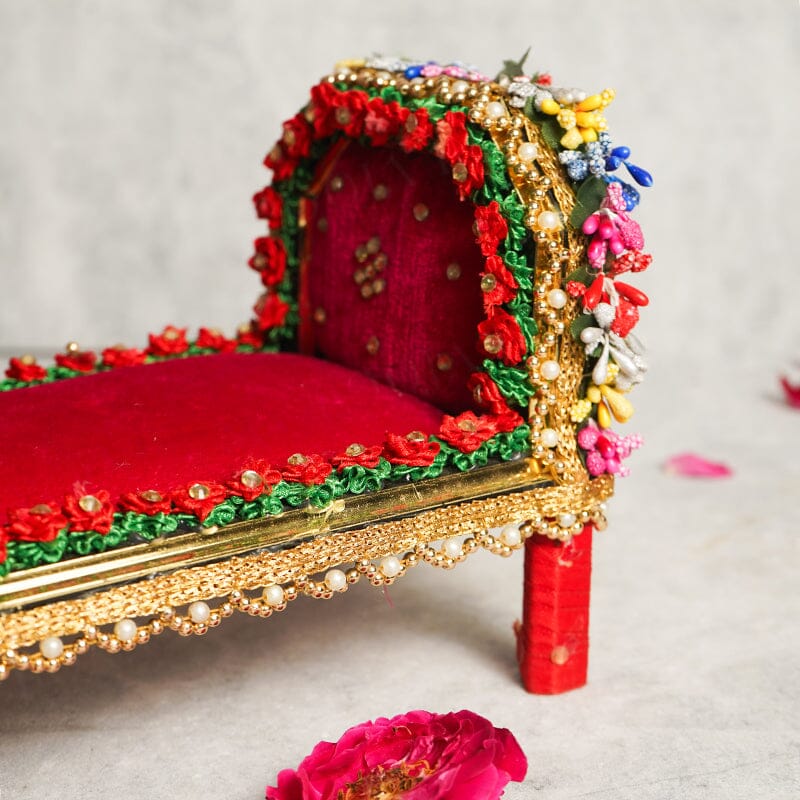 Laddu Gopal Bed
