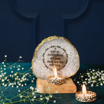Agate Gayatri Mantra Showpiece For Home Decor Car Idol