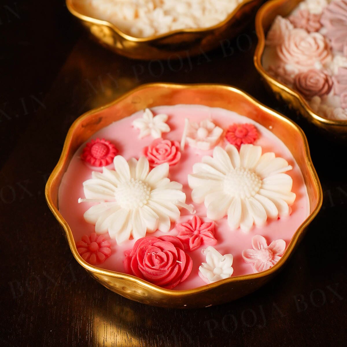 6" Scallop Floral Wax Candle Urli (Gold)