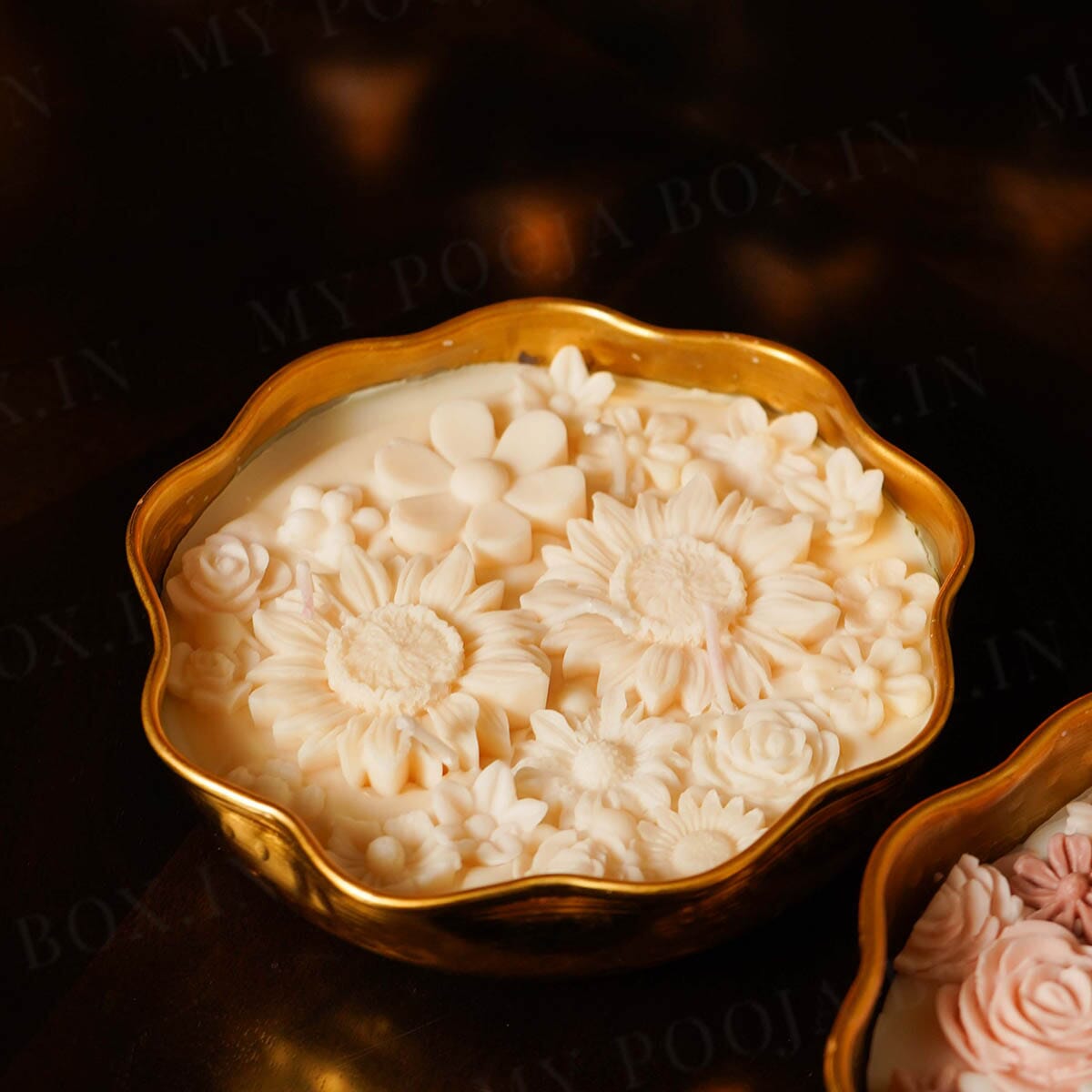 6" Scallop Floral Wax Candle Urli (Gold)