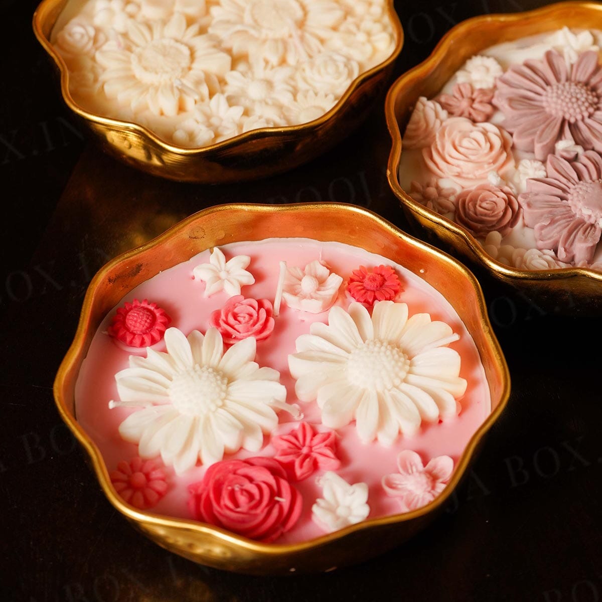 6" Scallop Floral Wax Candle Urli (Gold)