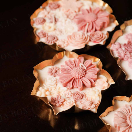 Vanilla Floral Wax Lotus Candle Urli (Gold)