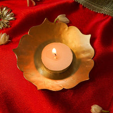 Petite Lotus T-light Holder