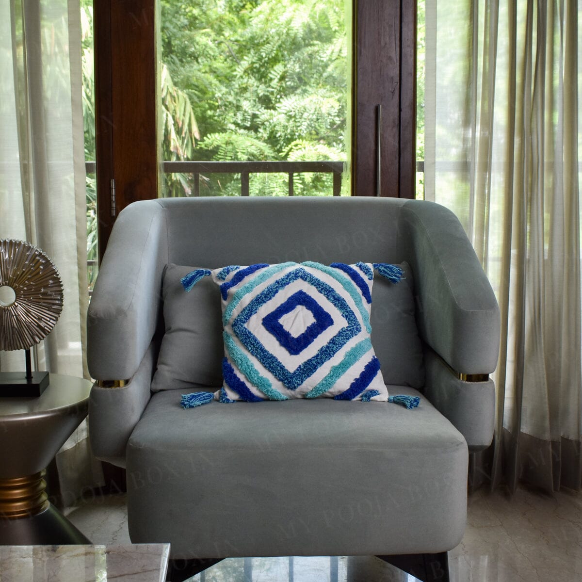 Luxurious Blue and White Tassel Cushion Cover