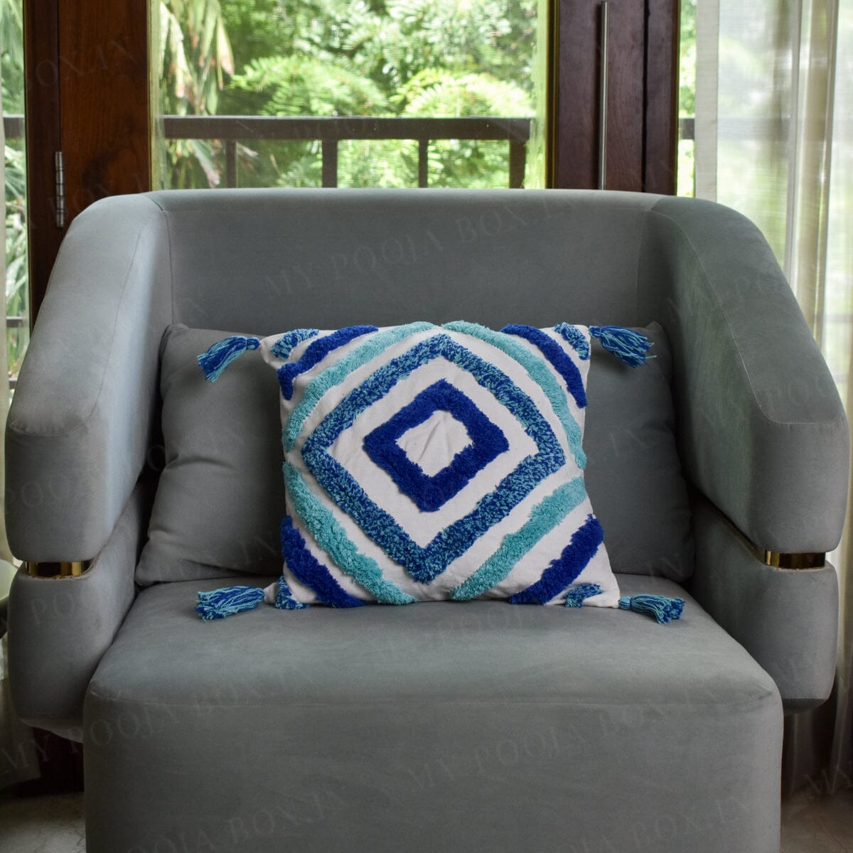 Luxurious Blue and White Tassel Cushion Cover