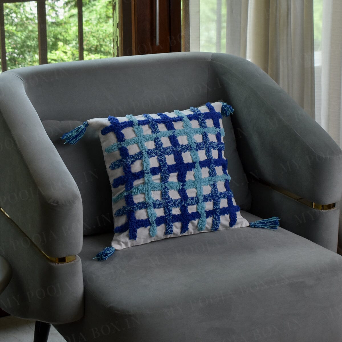 Cozy Checkered Pattern Cushion Cover