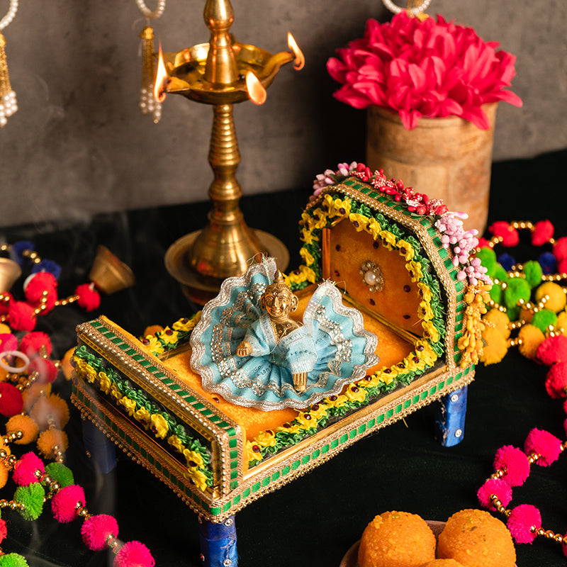 Laddu Gopal Bed