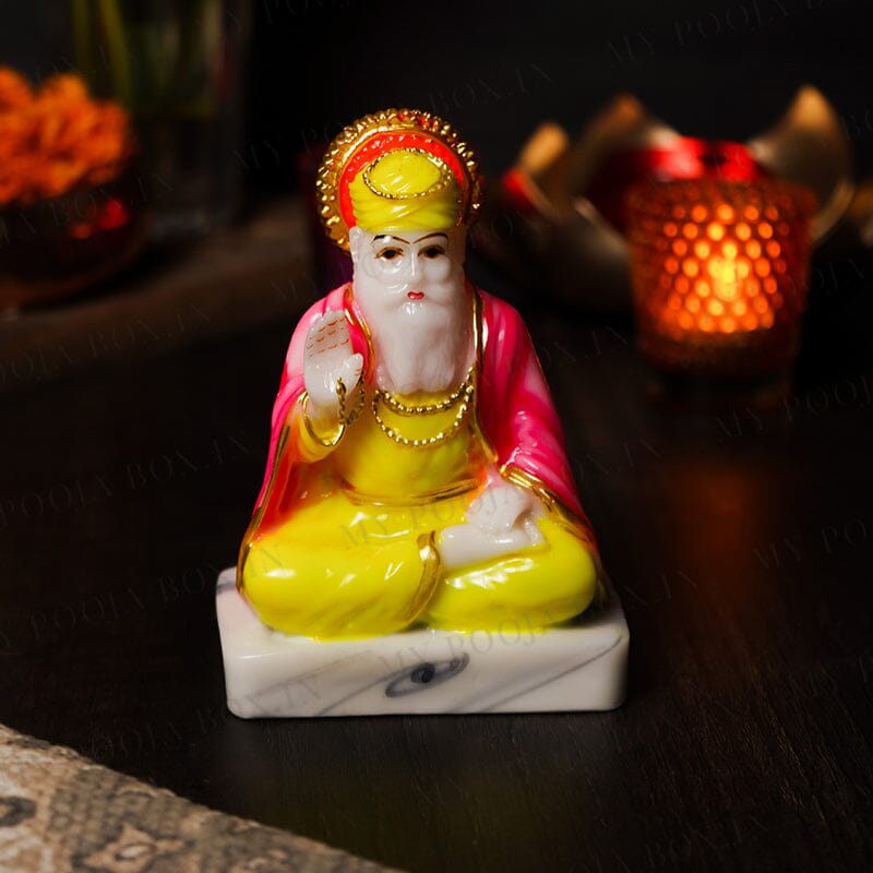 Delightful Guru Nanak Ji Idol