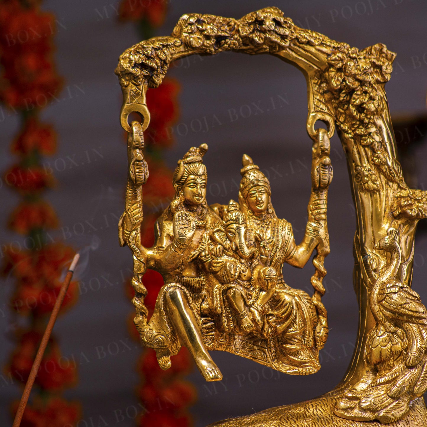 Alluring Brass Shiv Parivar on Jhula