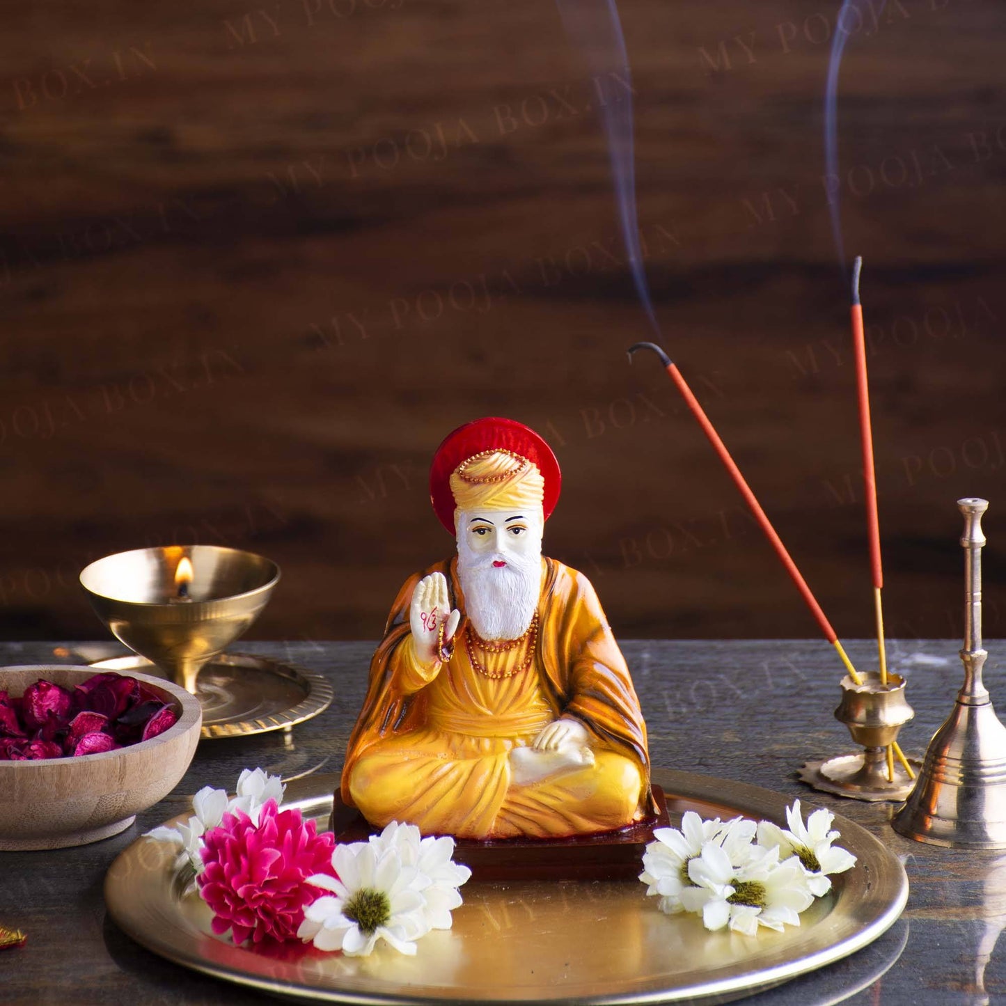 Delightful Guru Nanak Ji Idol