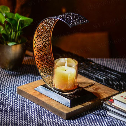 Attractive Crescent Candle Holder