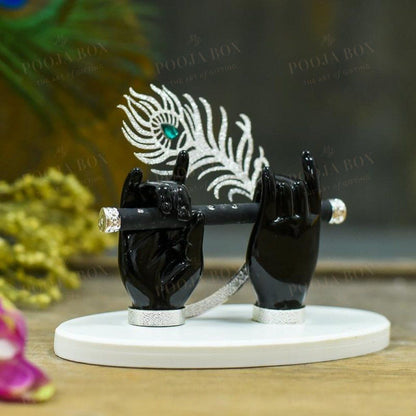 Black_&_Silver_Feather