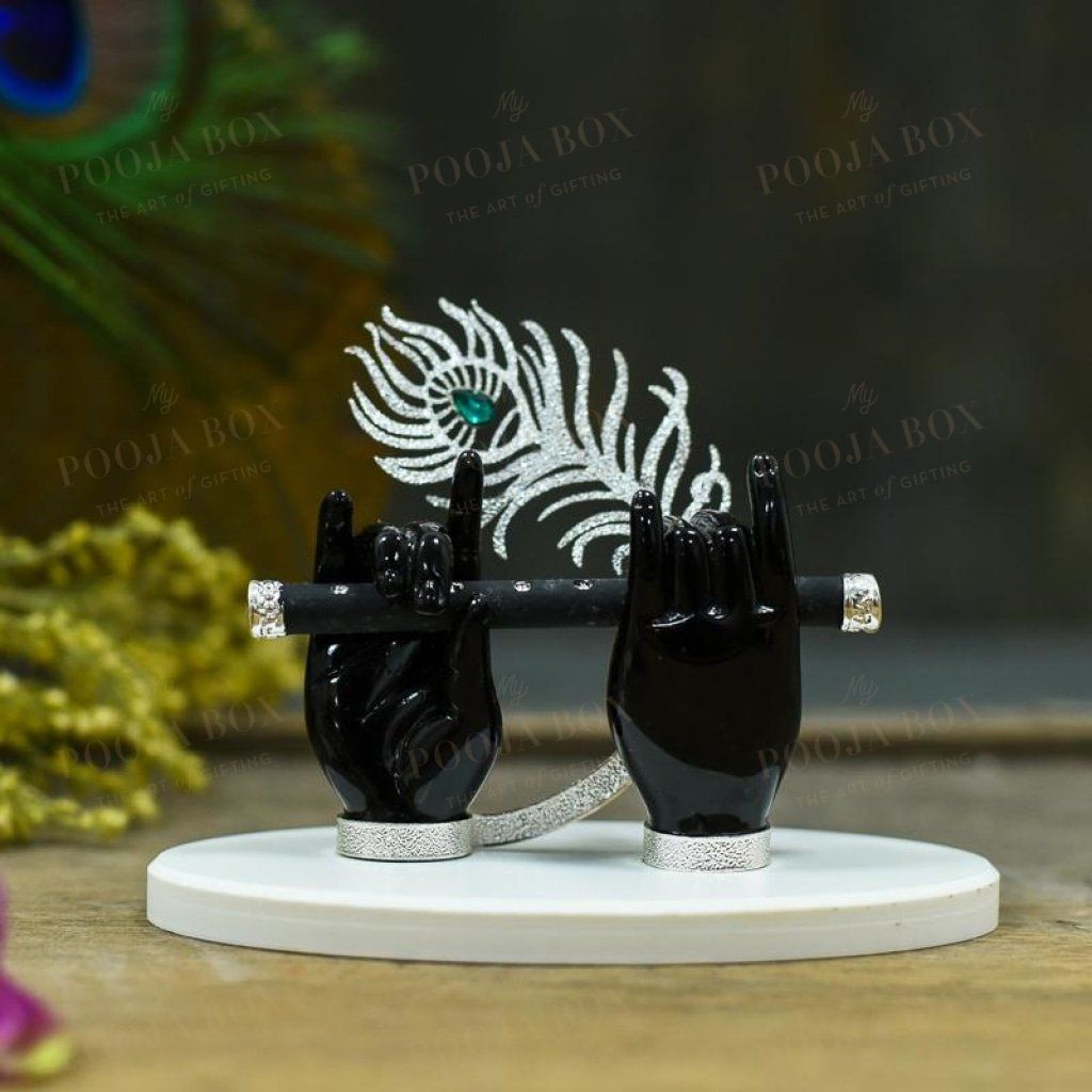 Black_&_Silver_Feather