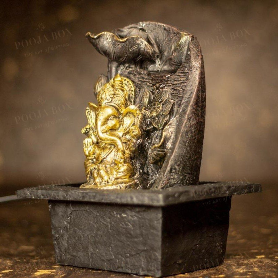 Divine Ganesha With Petals Fountain